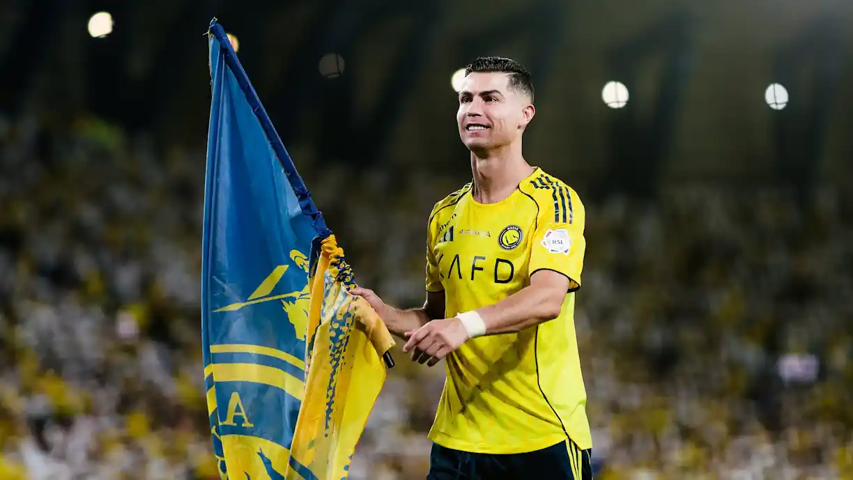 Cristiano Ronaldo responde a provocações: "Tenho cinco Ligas dos Campeões" (vídeo)