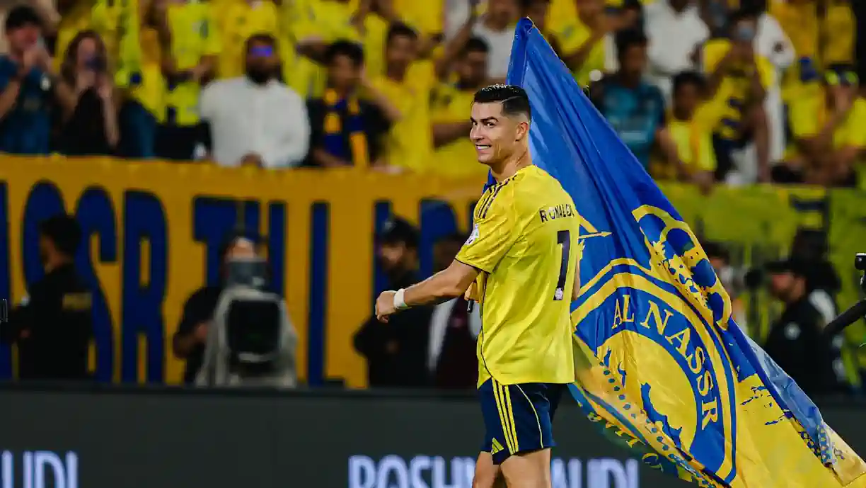 Cristiano Ronaldo chega aos 970 golos e sorri no Al Nassr - Al Ahli (vídeo)