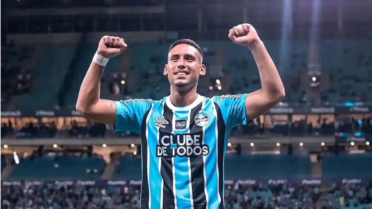 Apesar de ter sido avançado pela imprensa brasileira, Erick Noriega, do Grêmio, não está nos planos do Sporting para a próxima temporada