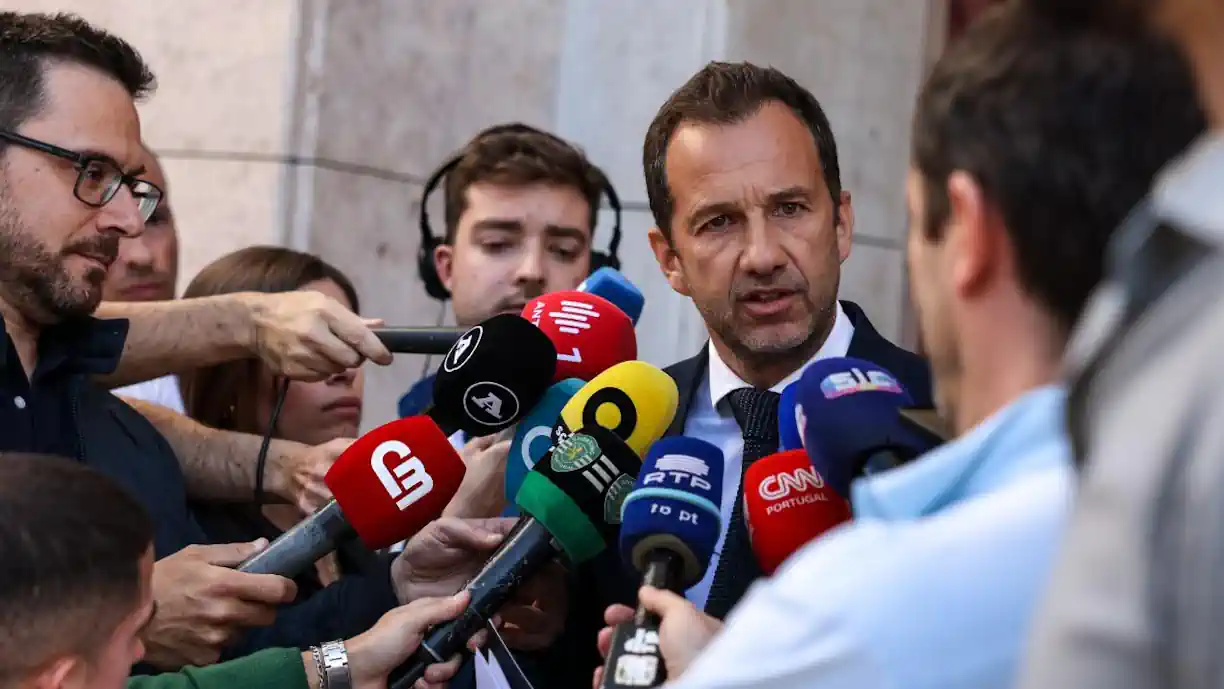 Os "cinco casos" que Varandas levou à Ministra para serem respondidos na polémica Porto - Sporting