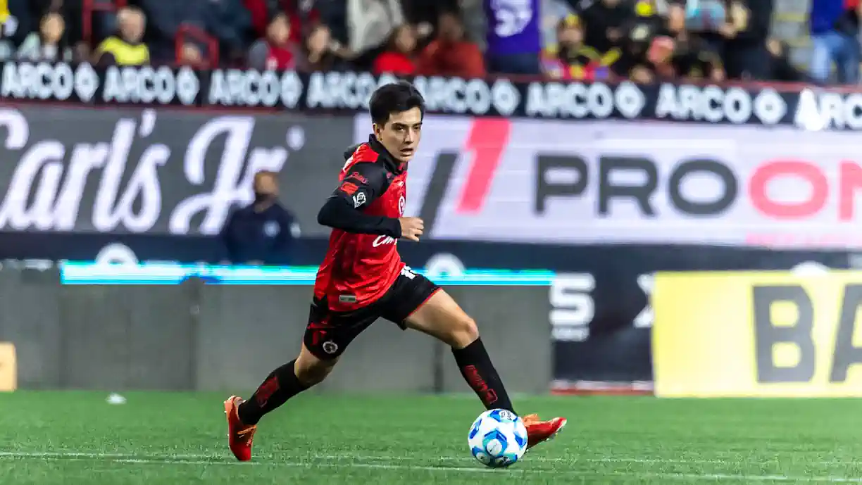 Gilberto Mora, jovem médio mexicano de 17 anos, está na mira do Sporting; Jogador do Club Tijuana é comparado a Pedri