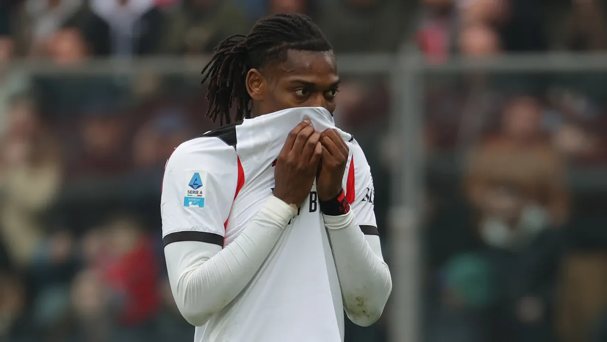 Rafael Leão parece ser um dos nomes relacionados ao escândalo de prostituição em Itália. Imprensa italiana divulga lista de nomes e ex Sporting é um deles