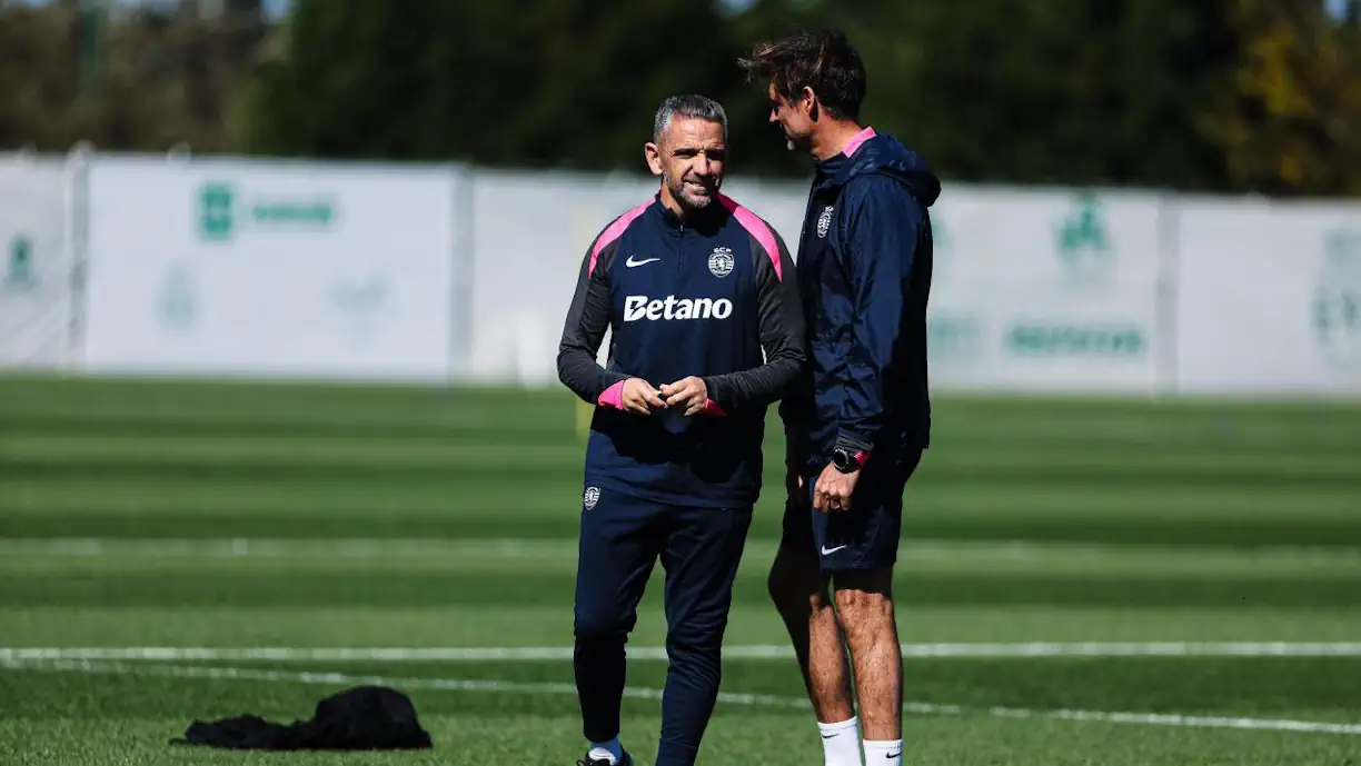 Rui Borges prepara Estrela da Amadora - Sporting sem 'reforços' e cenário complica-se