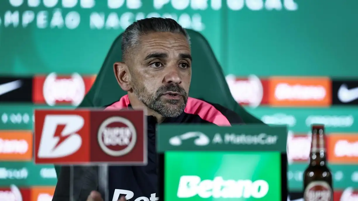 Liga é Champions, deslize dos rivais, baixas: O que disse R. Borges antes do Est. Amadora - Sporting