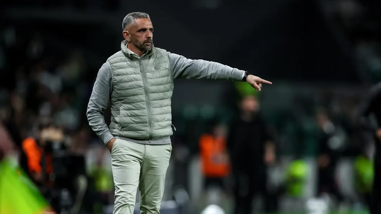 Assobios, falta de confiança e 3.º lugar: Tudo o que disse Rui Borges após Sporting - Tondela