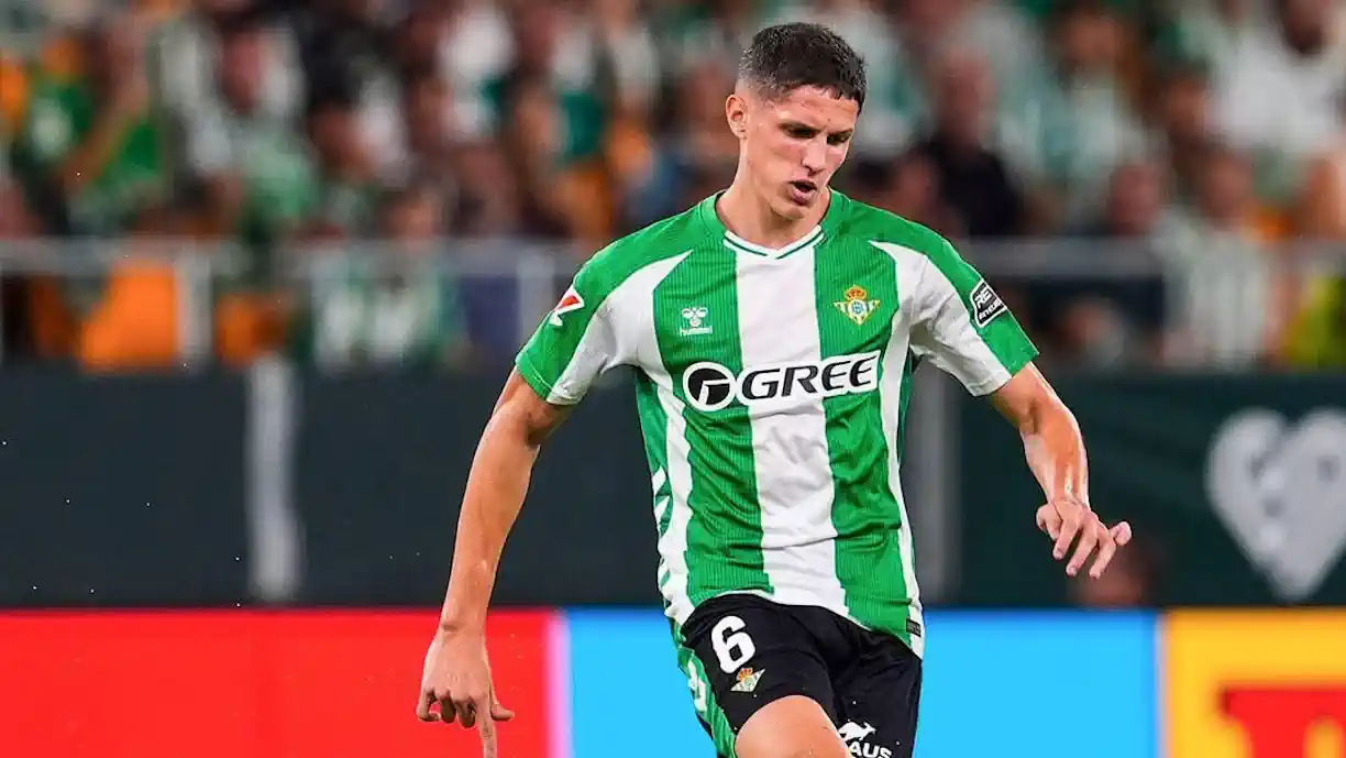 Bétis aceita negociar Sergi Altimira, mas pede valor de bradar aos céus ao Sporting