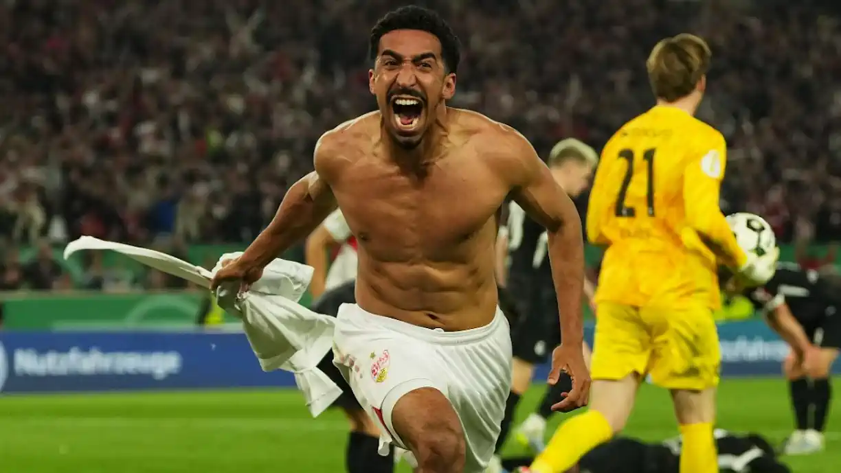 Tiago Tomás, ex ponta de lança do Sporting, qualificou o Estugarda para a final da Taça da Alemanha com um grande golo de calcanhar