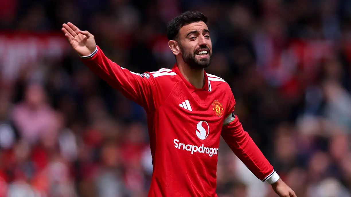 Bruno Fernandes assistiu na vitória do Manchester United contra o Nottingham Forest e chegou às 20 assistências na Premier League, igualando Henry e De Bruyne 
