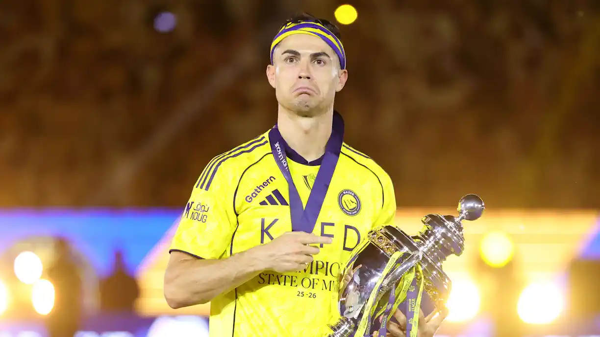 Cristiano Ronaldo é campeão árabe ! Astro bisa e dá Liga Saudita ao Al Nassr (vídeo)