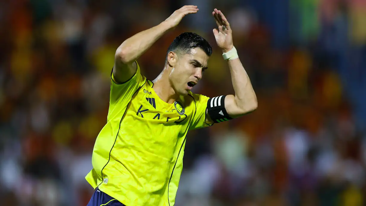 Craque ex Sporting irritado com rumores que o apontam à liga de Cristiano Ronaldo: "Mentira"
