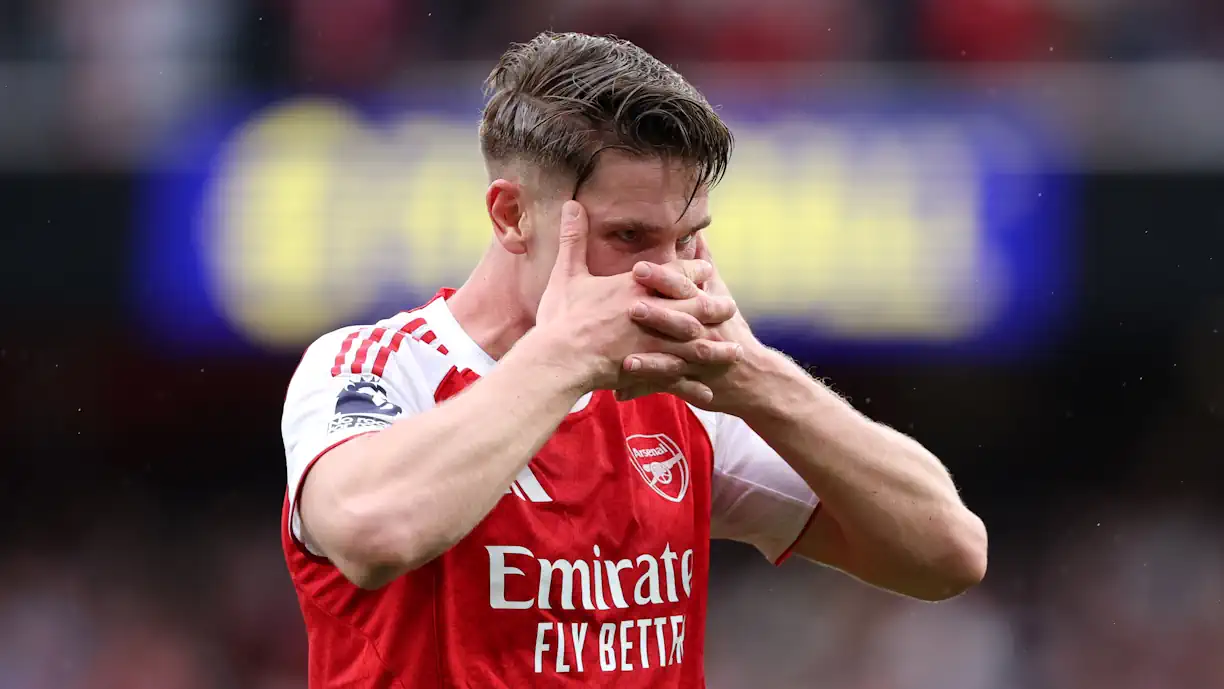 Viktor Gyokeres fez dois dos três golos da vitória do Arsenal diante do Fulham e antigo avançado do Sporting é mais líder da Premier League