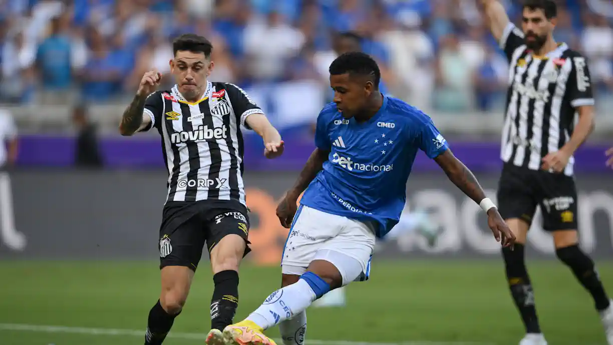 Sporting e Lille na corrida por Keny Arroyo