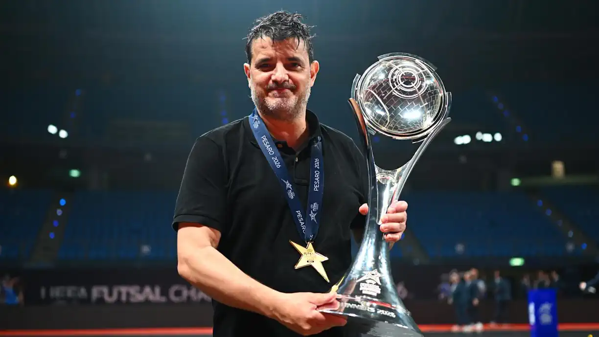 Nuno Dias levou banho de água e cerveja dos jogadores do Sporting (Vídeo)