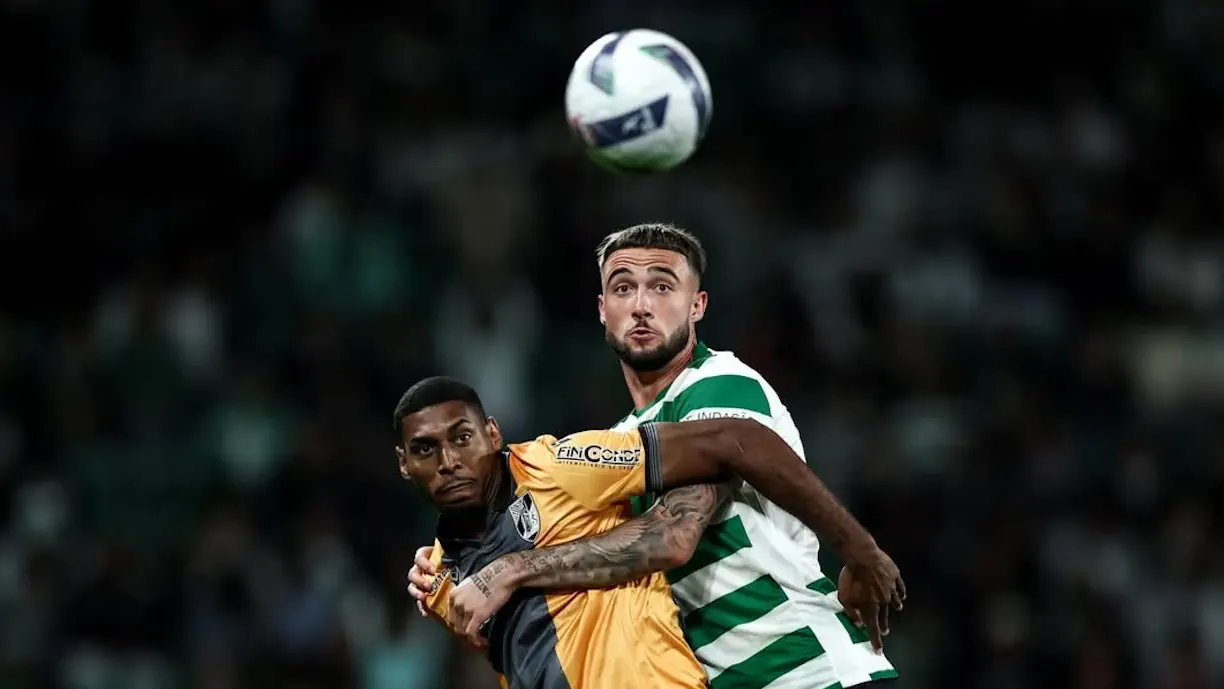 Jogador do Sporting chama Debast 'à atenção': "Como é que alguém..."