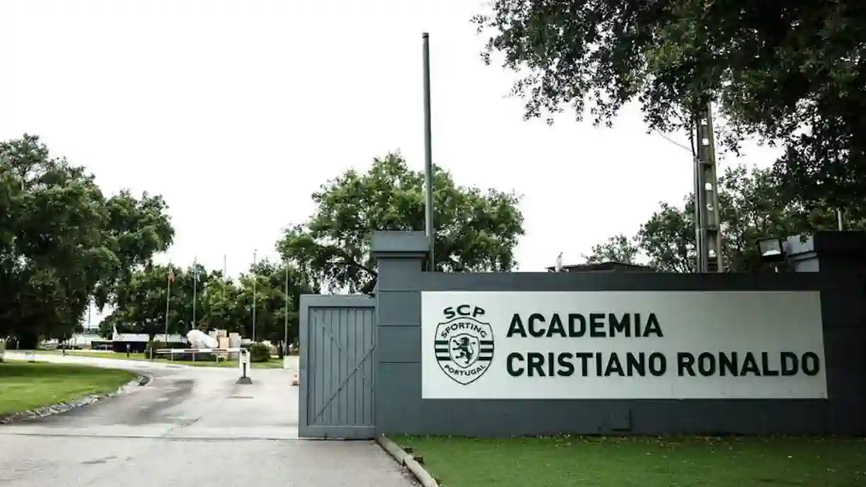 João Simões e Nuno Santos já se encontram a trabalhar na Academia Cristiano Ronaldo, em Alcochete, apesar de o plantel do Sporting estar de férias