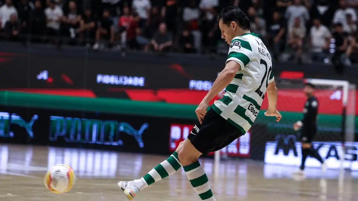 Alex Merlim lança grande provocação ao Benfica antes do escaldante dérbi com o Sporting