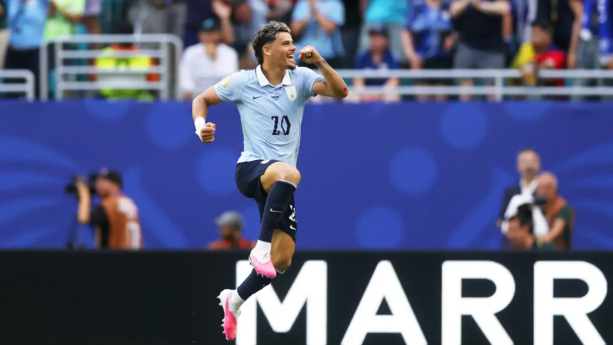 Maxi Araújo voltou a ser decisivo pelo Uruguai no Mundial 2026, ao marcar e assistir frente a Cabo Verde. Fotografia de Lars Baron/Getty Images