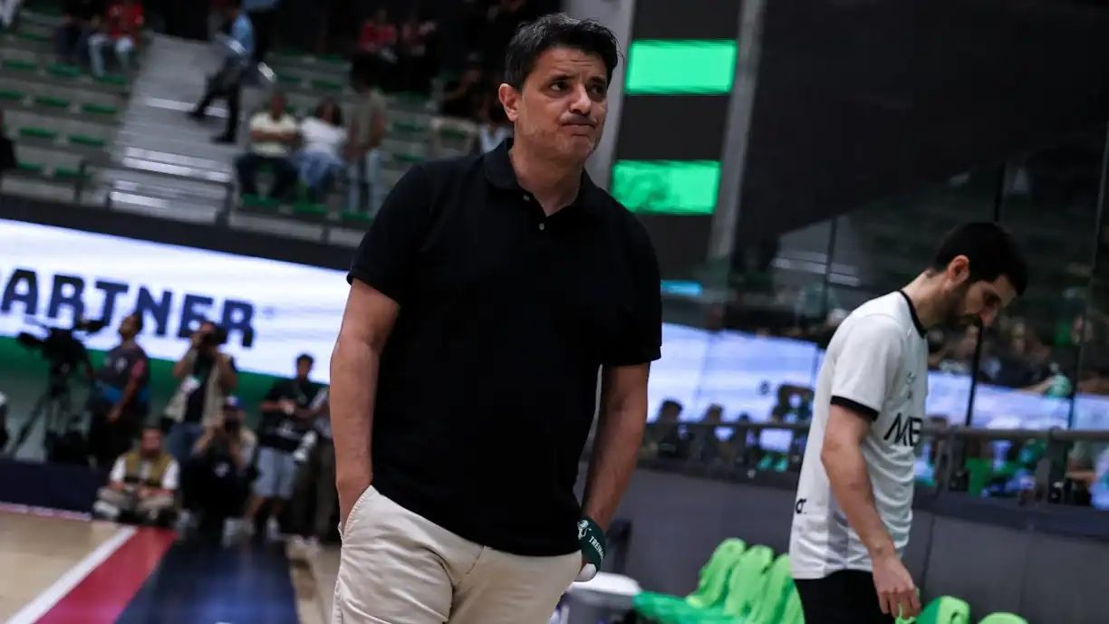 Nuno Dias mostrou-se satisfeito com a vitória do Sporting sobre o Benfica (3-2) e confirmou a ausência de Zicky Té na negra