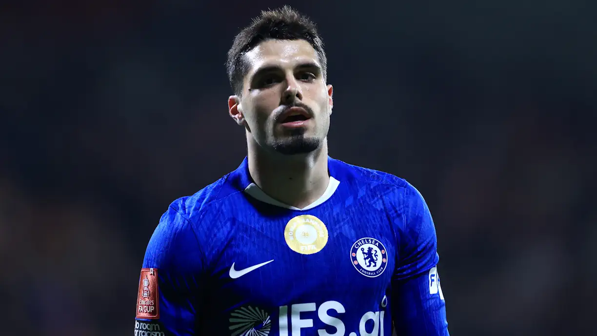 Sporting procurou perceber as condições para uma eventual contratação de Pedro Neto e Chelsea disse não ter intenção de vender