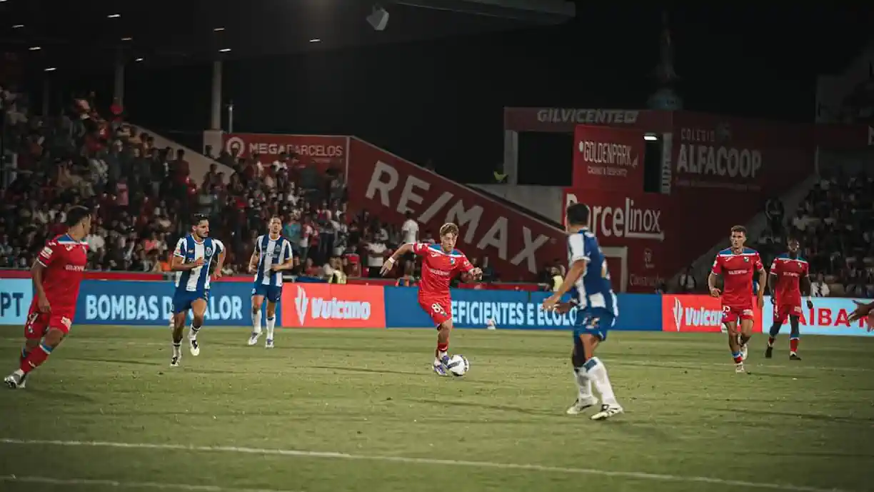 Sporting continua atento ao mercado nacional e está em negociações com o Gil Vicente para garantir a contratação de Rodrigo Rodrigues