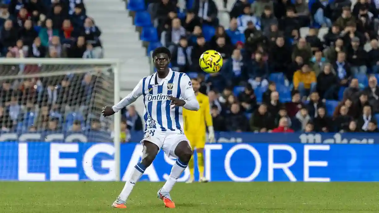Djibril Gueye entrou na lista de possíveis reforços do Sporting para a equipa B e leões podem fazer proposta em breve