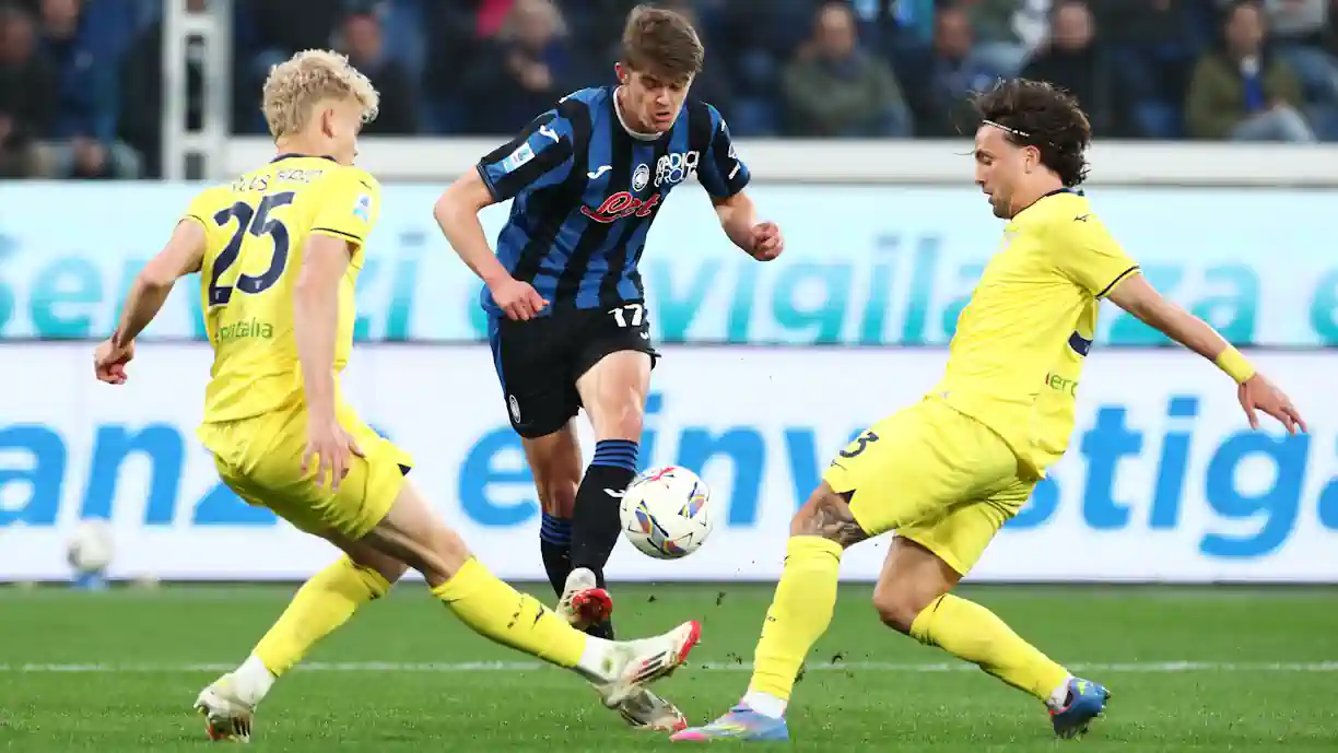 Oliver Provstgaard, central dinamarquês da Lazio, está a ser seguido pelo Sporting mas Lazio não tem intenção de vendê-lo  