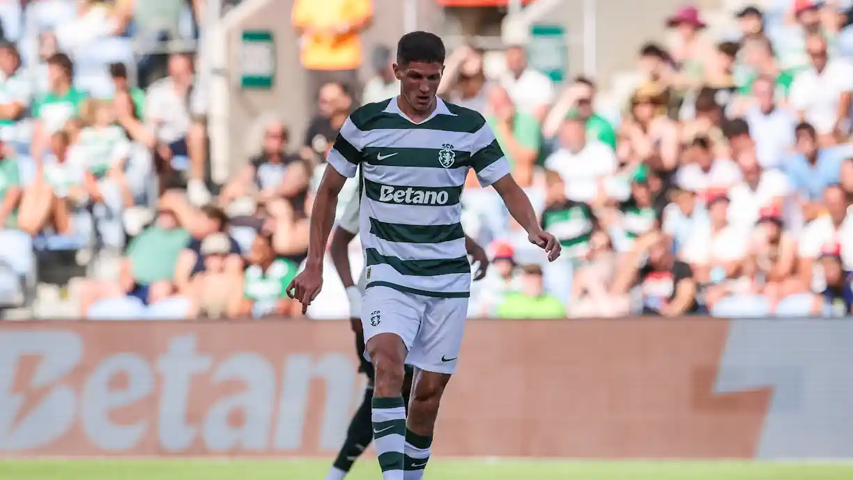 Sergi Altimira está a adaptar-se à realidade do Sporting e revelou que Iván Fresneda tem desempenhado um papel importante nesse processo
