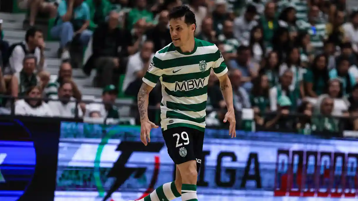 Exclusivo Leonino - Sporting já escolheu favorito para suceder a Alex Merlim