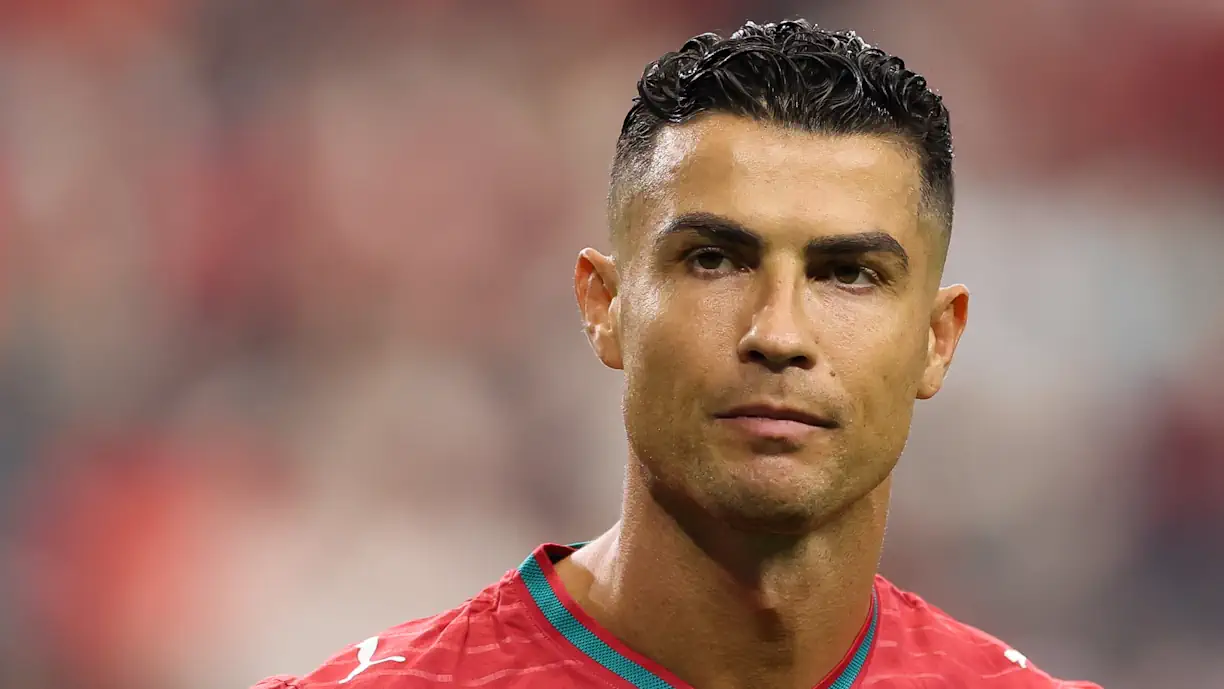 Negócio fechado! Lateral português de 26 anos vai jogar no clube de Cristiano Ronaldo