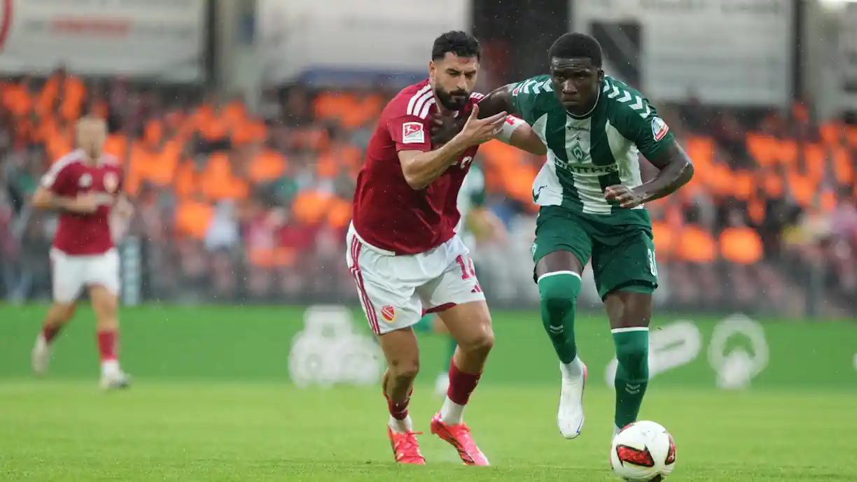 Karim Coulibaly não faz parte das opções do Sporting para reforçar o centro da defesa, apesar de ter sido colocado na rota dos leões