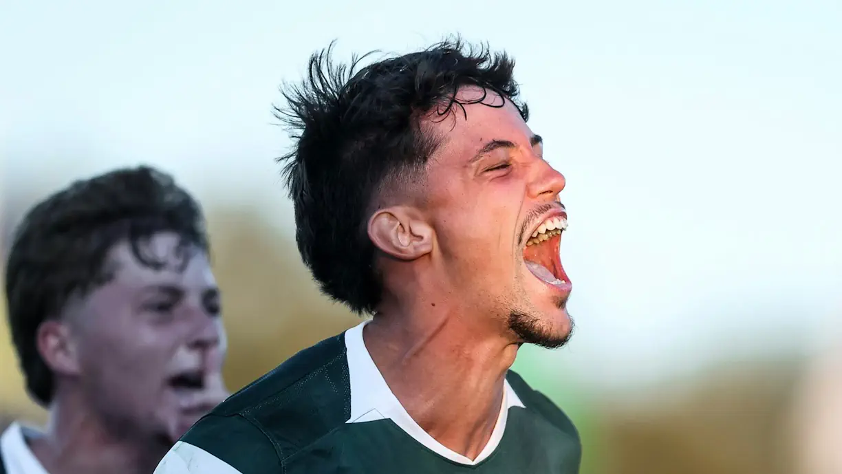 Rafael Nel viu vermelho no triunfo do Sporting B sobre o Farense (2-1), mas a sanção não vai impedi-lo de ser utilizado por Rui Borges diante do Nacional