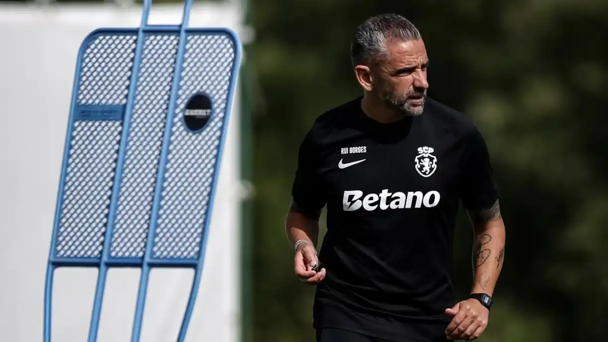 Lateral esquerdo de 21 anos é o escolhido por Rui Borges para as lacunas do Sporting