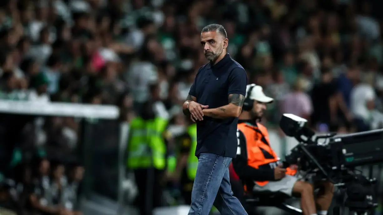 Assobios a Suárez, reforços e Rui Silva; Tudo o que disse Rui Borges após Sporting - Vitória
