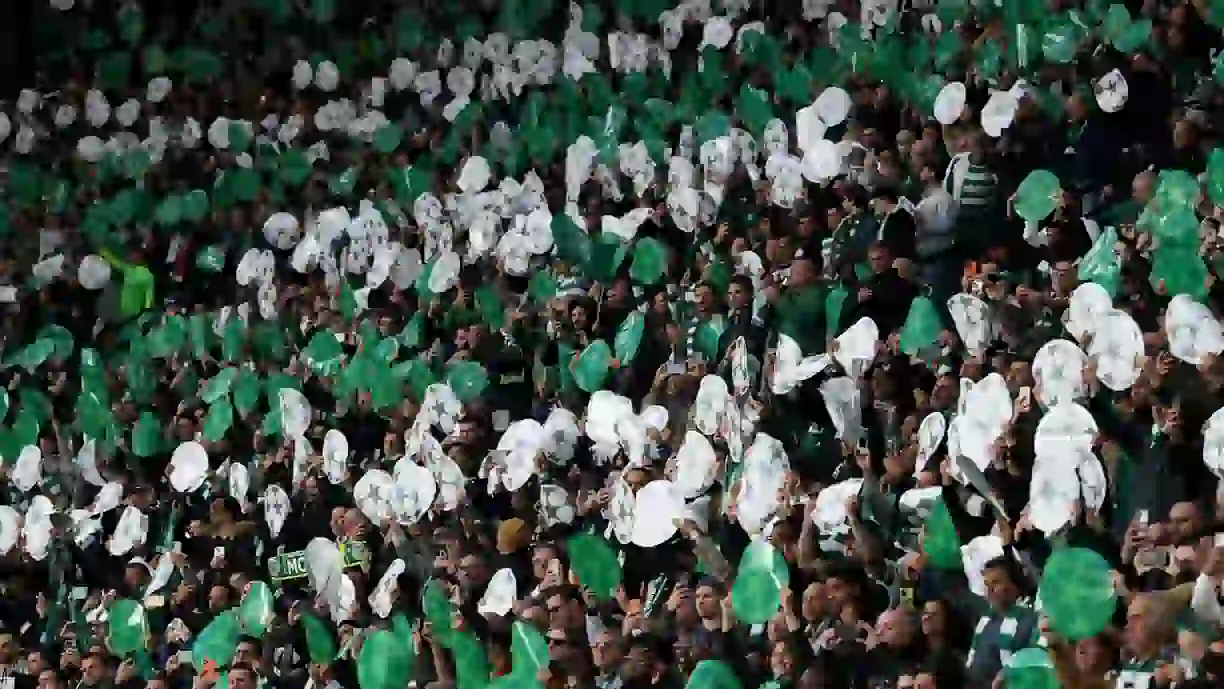 Equipa feminina do Sporting continua a preparar a nova temporada e venceu Real Massamá por 3-0, depois da eliminação da Liga dos Campeões