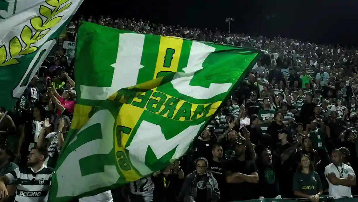 Andebol do Sporting somou mais uma vitória convincente, ao bater o Santo Tirso por 37-25, no Pavilhão João Rocha; Kiko Costa fez 4 golos