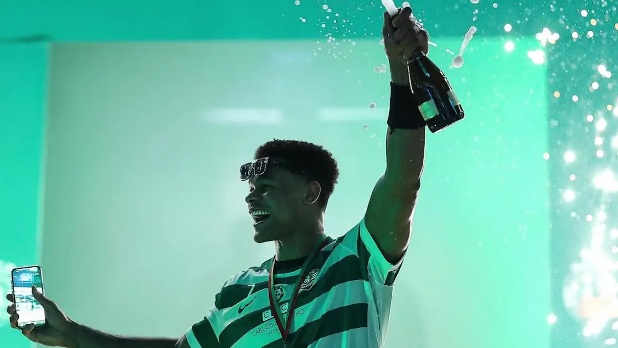 Exclusivo Leonino - Exibições do camisola 2 do Sporting despertam interesse no Brasil