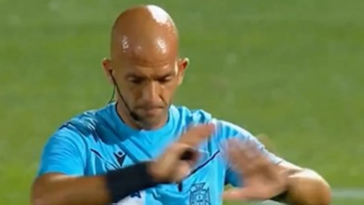 Colega de profissão de Luís Godinho arrasa árbitro após Fama - Sporting: "Erro grave e óbvio"