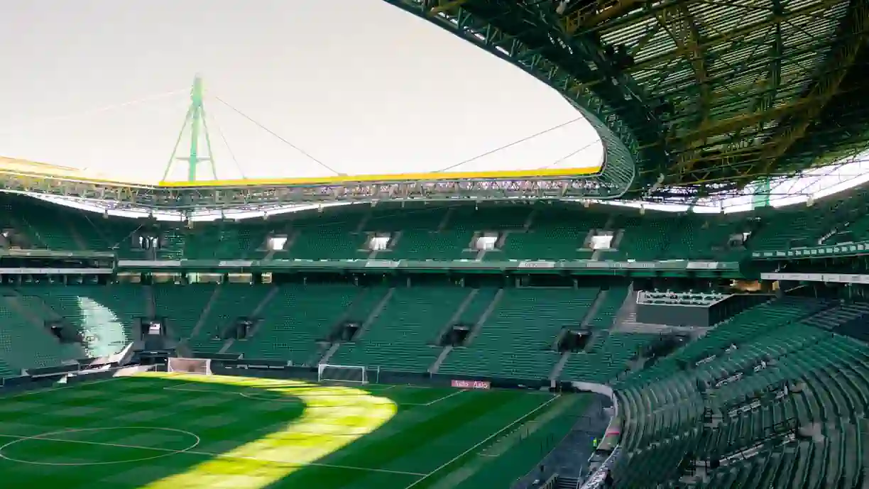 Adeptos do Marítimo arrasam condições do estádio do Sporting: “Cheiro nauseabundo"
