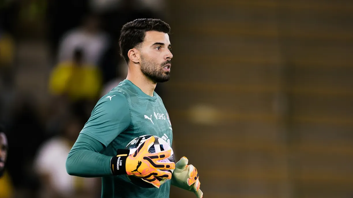 Luís Maximiano, antigo guarda-redes do Sporting, voltou a assumir a baliza do Neom na Liga Saudita e teve motivos para sorrir