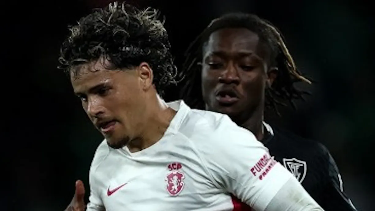 Arbitragem do encontro entre Sporting e Académico de Viseu continua a dar que falar; Iturralde González fala em penálti por marcar sobre Maxi Araújo