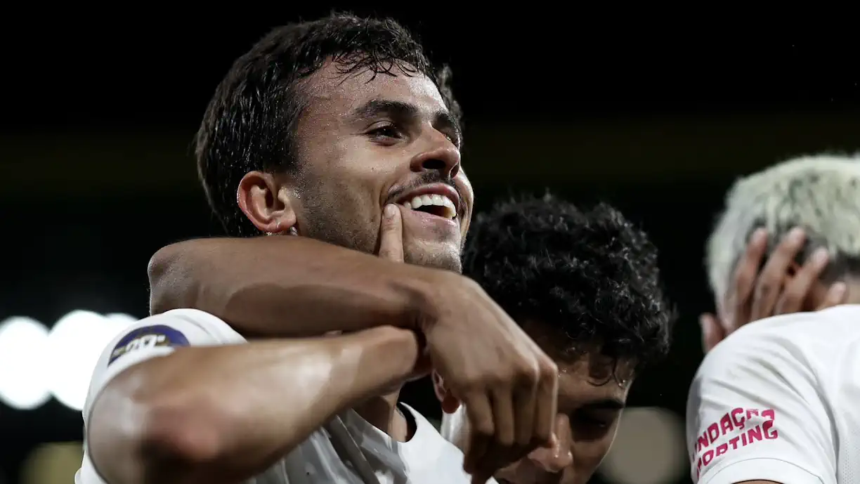 Pedro Lima aproveitou em cheio a primeira titularidade pelo Sporting e mereceu elogios vindos de Tomás da Cunha. Fotografia de Sporting