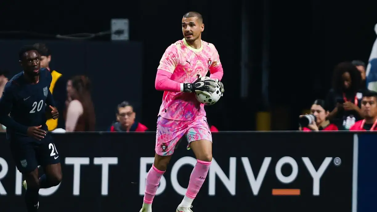 Ricardo Velho jogou com Kaique e Rui Silva e foi questionado sobre quem deve ser titular do Sporting