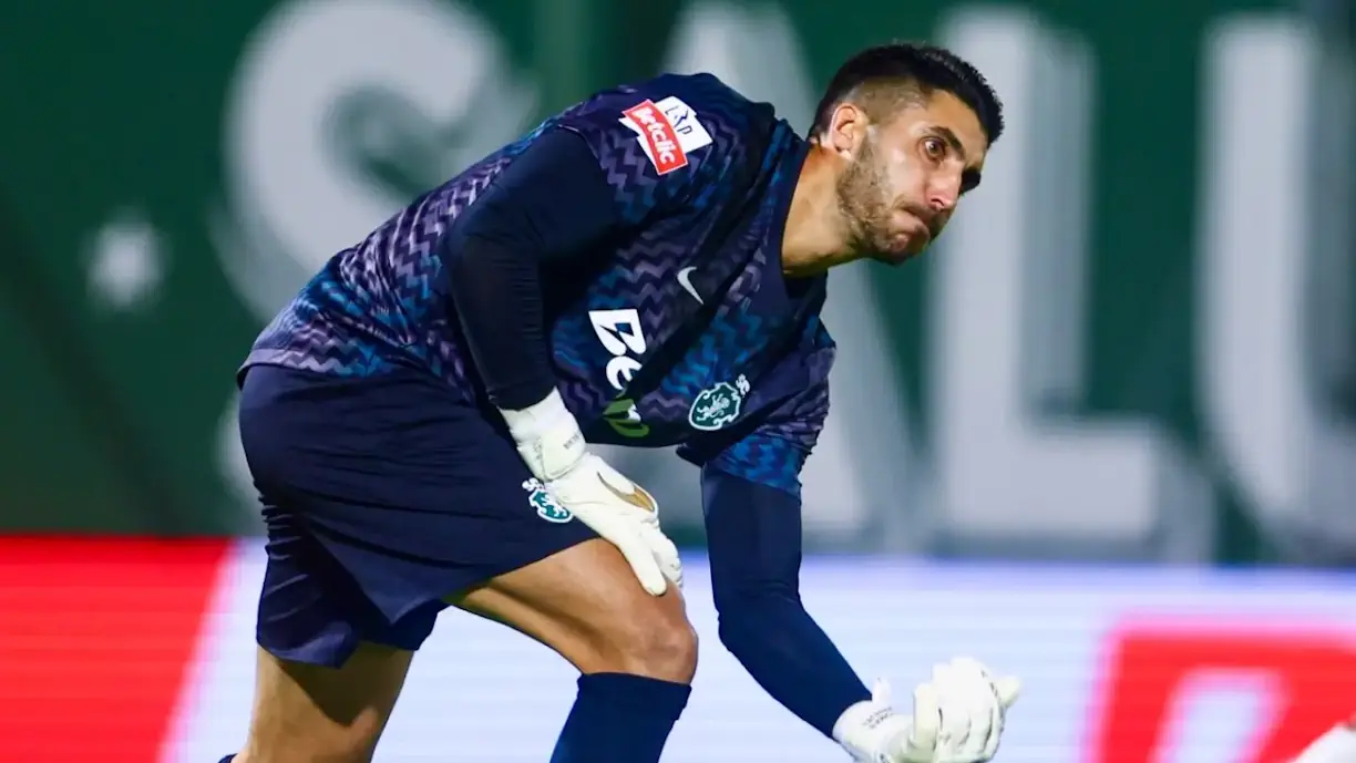 Rui Silva voltou ao onze, mas mostrou-se chateado com 'problema' no Sporting